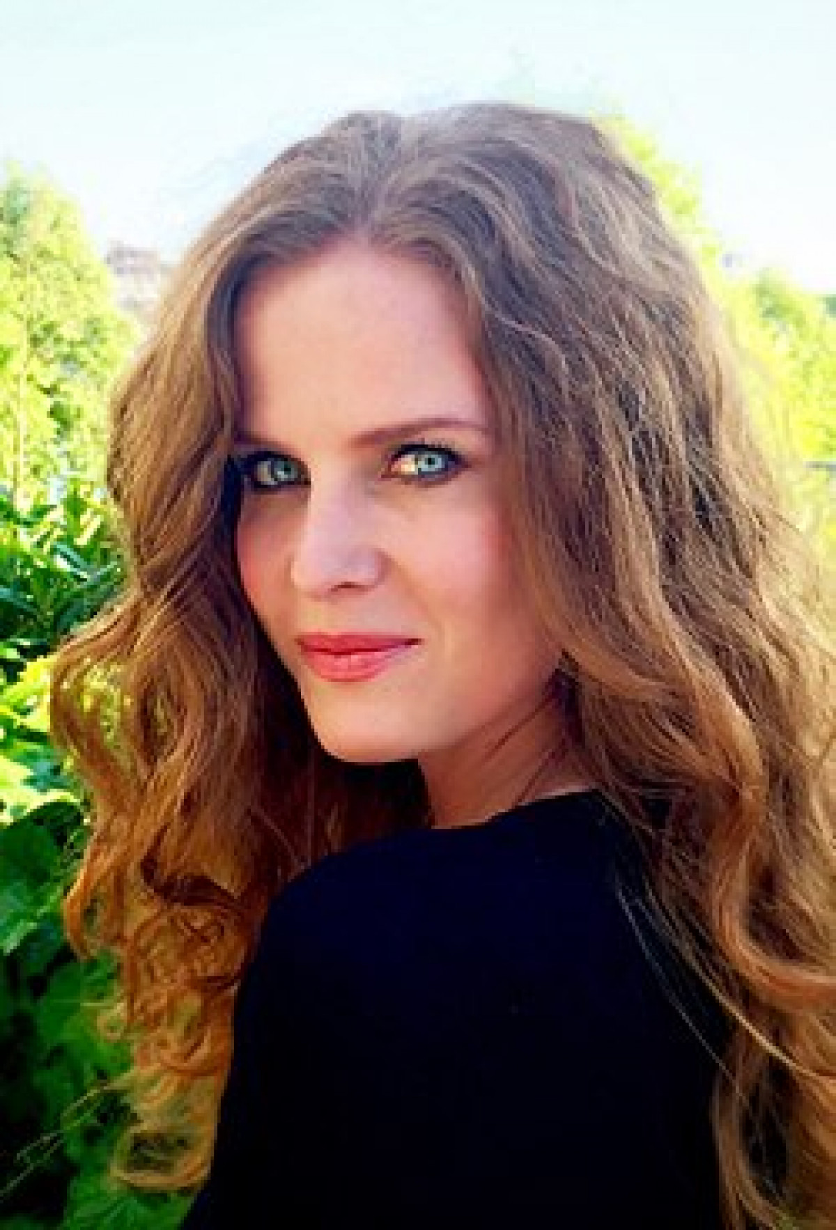 Rebecca Mader 